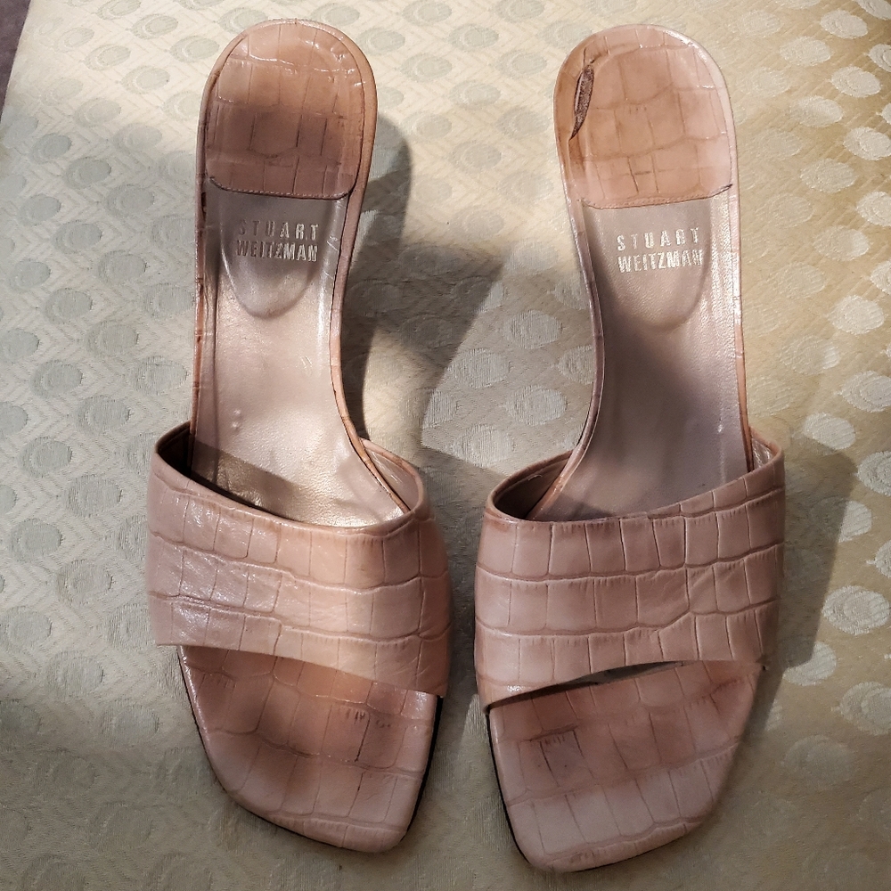 Stuart Weitzman Buff Pink Alligator Embossed Leather Slide-in Sandals, SZ 9